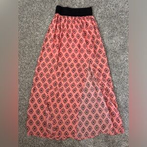 No Boundaries Women's Small Pink (Peach)and Black Double Split Full Length Shirt